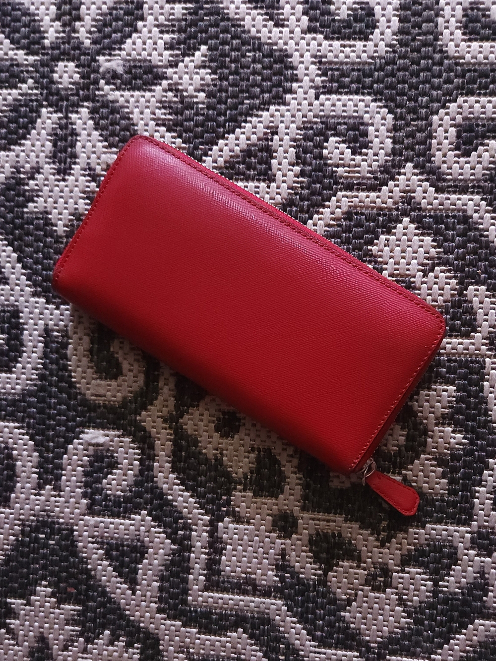 Coach Cherry Red Crossgrain Leather Zip Around Wallet with Front Slip Pocket EUC - Picture 2 of 5